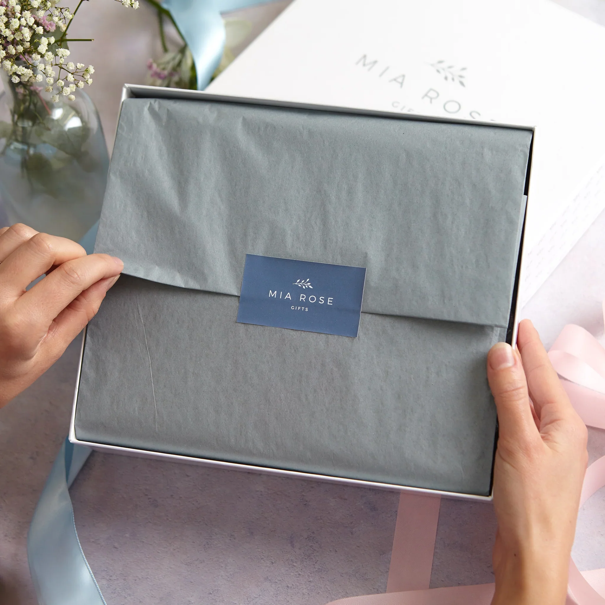 Mum's Luxury Gin Large Gift Hamper - Image 3